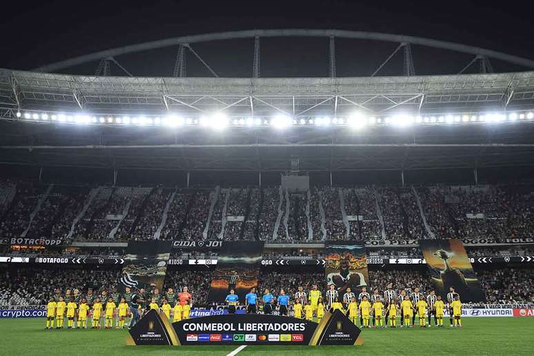Torcida do Botafogo promete mais uma grande festa contra o Estudiantes –