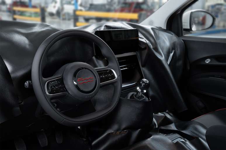 Novo Fiat 500 Hybrid na fábrica de Mirafiori (Itália)
