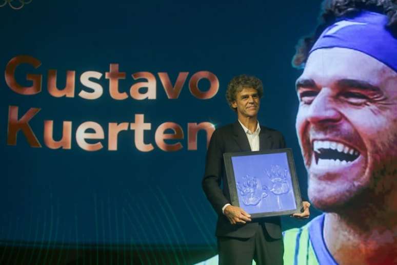 Guga foi homenageado pelo COB no Rio.