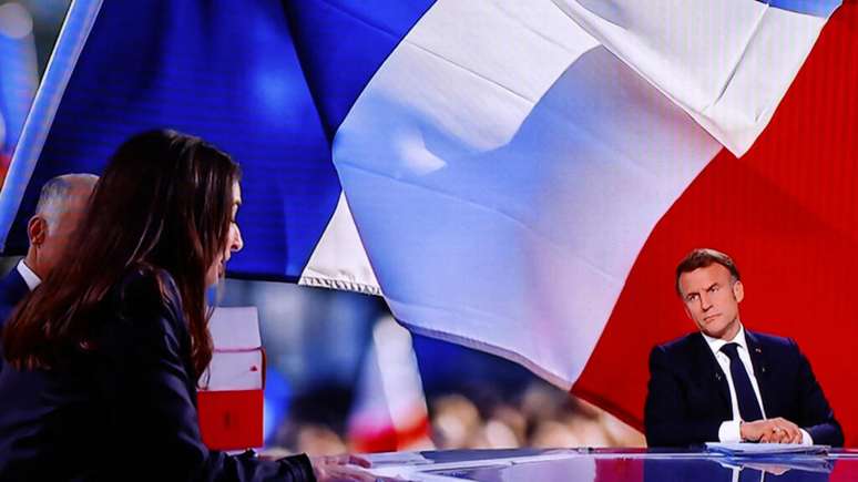 O presidente francês, Emmanuel Macron, durante o programa do canal francês TF1, em 13 de maio de 2025.