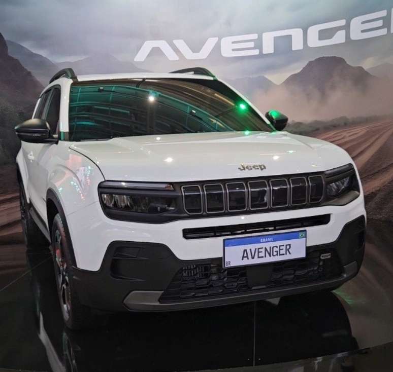Jeep Avenger exposto na fábrica da Stellantis em Goiana, Pernambuco