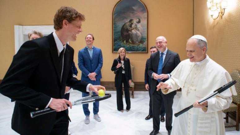 O tenista Janik Sinner se reúne com o papa Leão XIV no Vaticano