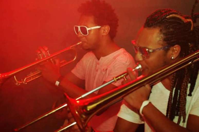 Irmãos foram apelidados de “B1” e “B2” e seus nomes passaram a circular no meio musical. “São novinhos, estão soprando muito”.