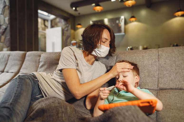 Entenda quando a febre em crianças é motivo de ida ao pronto-socorro