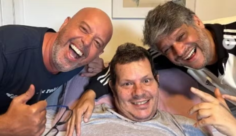 Toni Platão surge ao lado de Alex Escobar em novo post: ‘Forte, determinado e vai ficar bem'