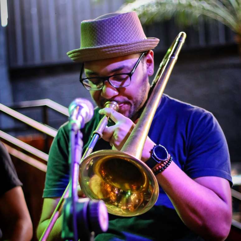 “Acabei percebendo que música é legal, mas nem todo mundo tem acesso”, diz o trombonista Ezequiel dos Santos Souza.