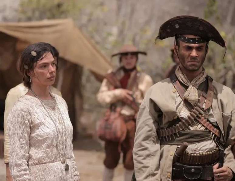 Isis Valverde e Geyson Luiz em Maria e O Canga&ccedil;o -