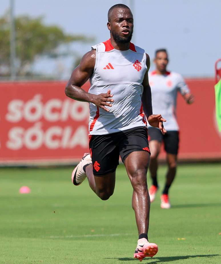 Enner Valencia em treino pelo Inter. 