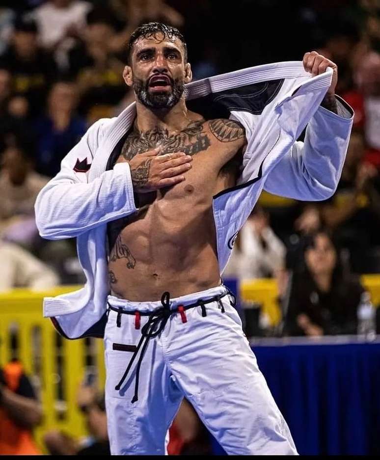Leandro Lo 