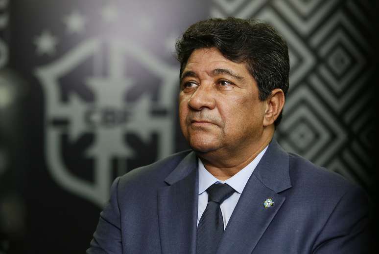 Ednaldo Rodrigues comparece ao velório de Zagallo 