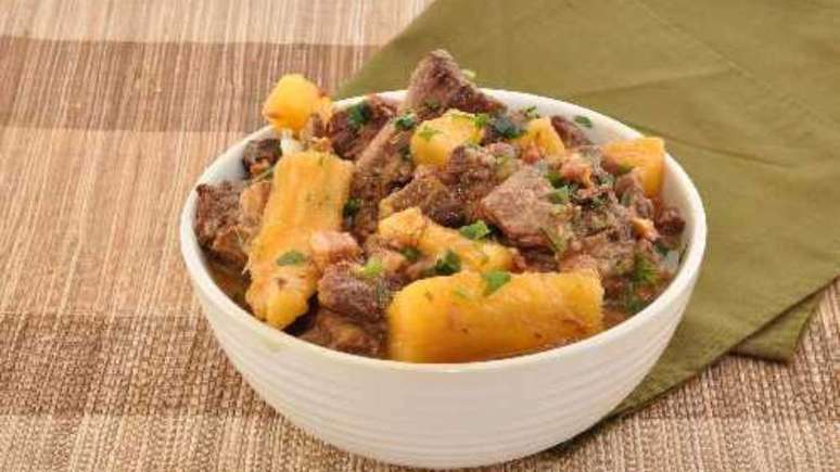 Ribs with cassava and bacon: enjoy the tasty dish in this cold Ribs with cassava and bacon: enjoy the tasty dish in this cold