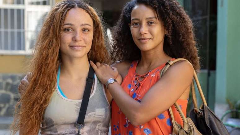 Letícia Vieira contracena com Taís Araújo, que a ajuda a mudar de vida na trama