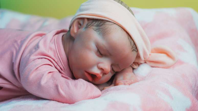 After a deep depression, the woman finds emotional relief in reborn children