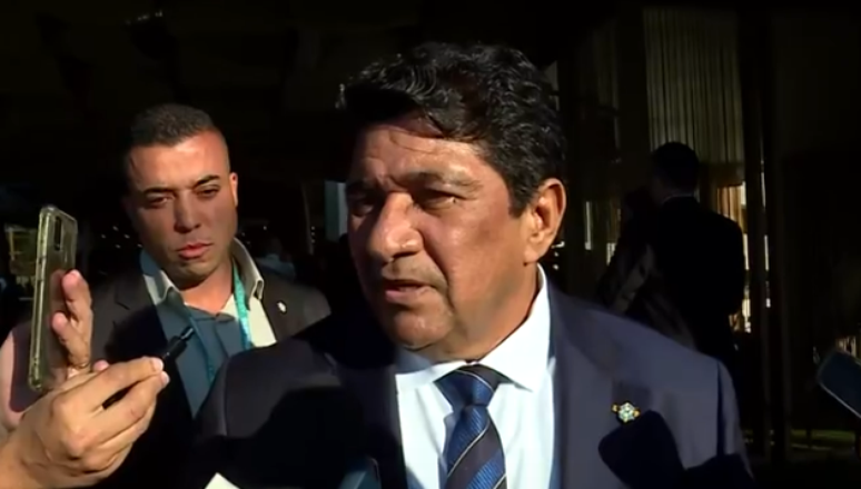 Ednaldo conversou com jornalistas em Assunção, no Paraguai