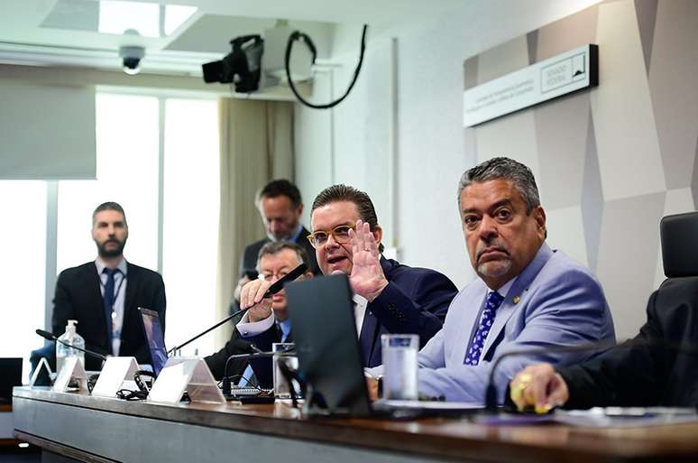 O ministro da Previdência Social, Wolney Queiroz, participa de comissão no Senado Federal