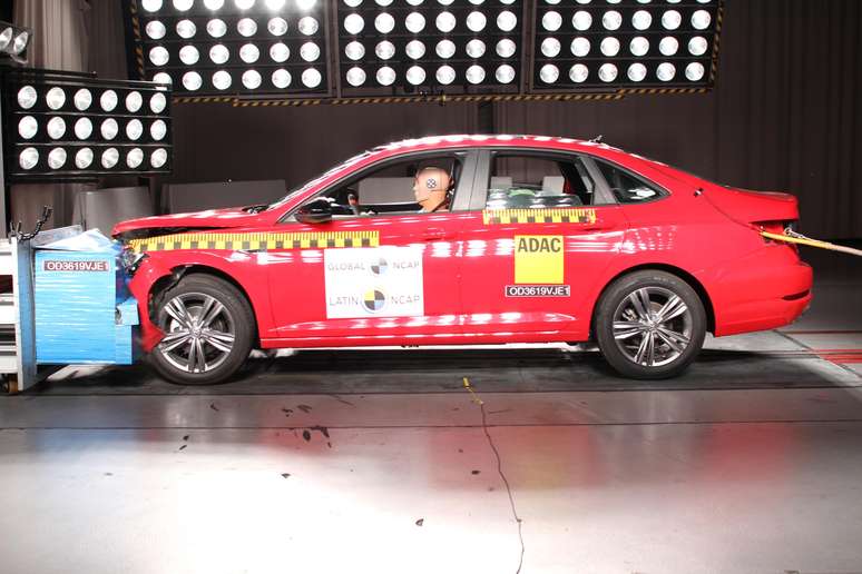 Volkswagen Jetta obteve cinco estrelas no crash test do Latin NCAP