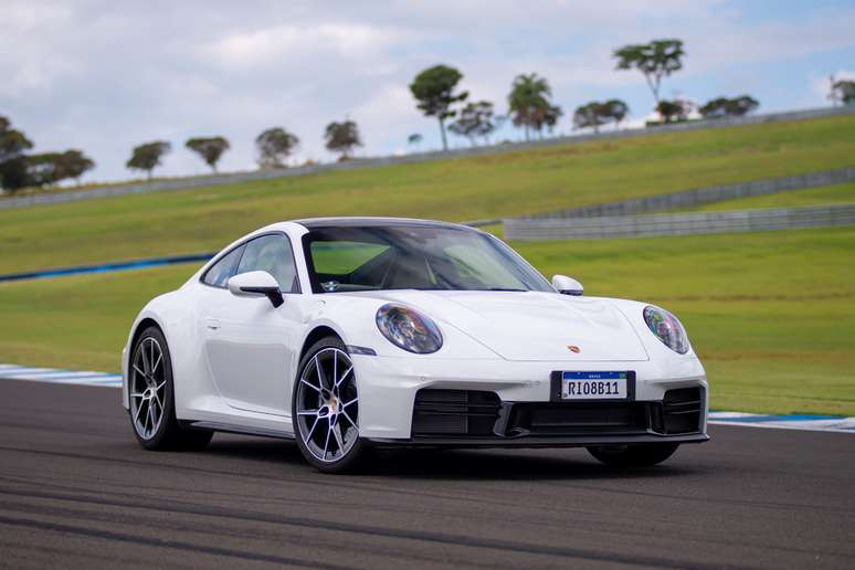 Novo Porsche 911 Carrera 