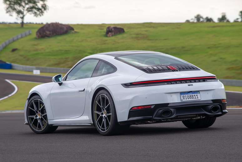 Novo Porsche 911 Carrera 