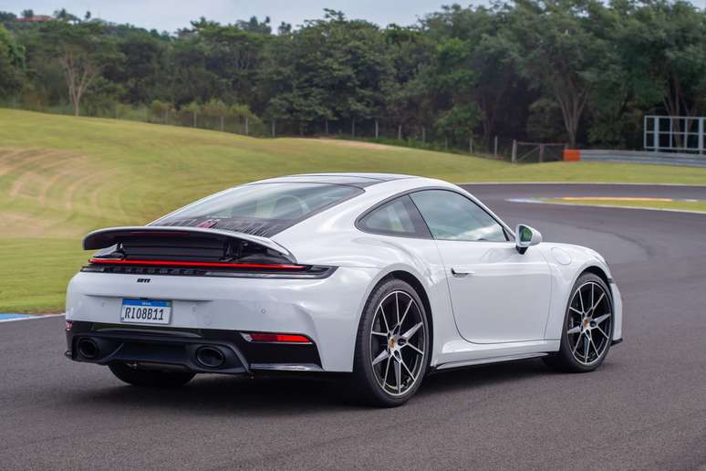 Novo Porsche 911 Carrera 