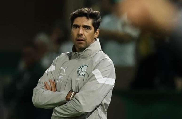 TÉCNICO: ABEL FERREIRA - Poupou seus astros e contou com suplentes que deram conta do recado diante de um time pouco efetivo no ataque e fraco tecnicamente. No segundo tempo, quando o time perdeu imposição, fez substituições que mantiveram pegada. Mas foi nítida a queda de produção na reta final. NOTA 6,0. Foto: Cesar Greco/Palmeiras