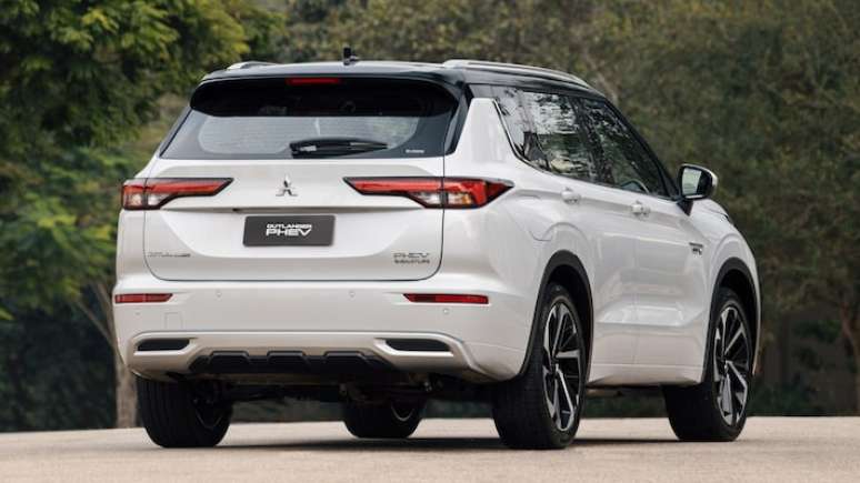 Novo Mitsubishi Outlander PHEV agora é SUV de 7 lugares híbrido recarregável e com foco em clientes premium