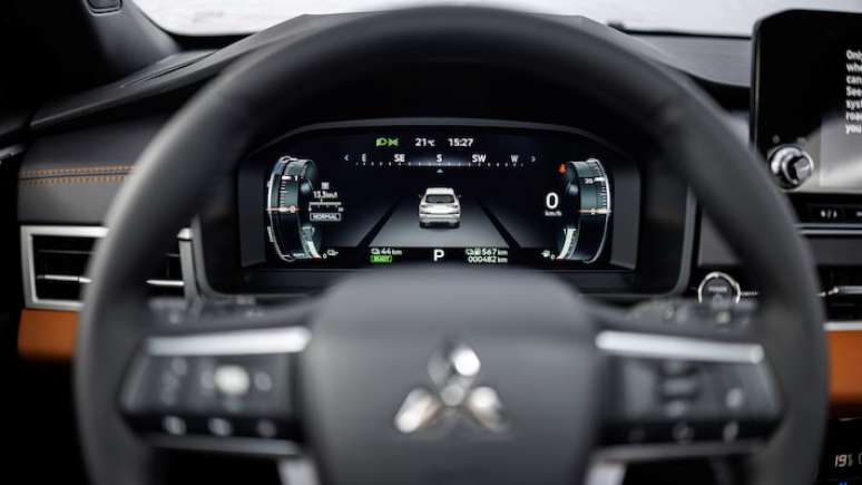 Novo Mitsubishi Outlander PHEV agora é SUV de 7 lugares híbrido recarregável e com foco em clientes premium