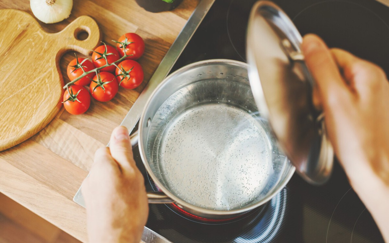 Try: three tricks that really work to boil the water faster and save time and energy