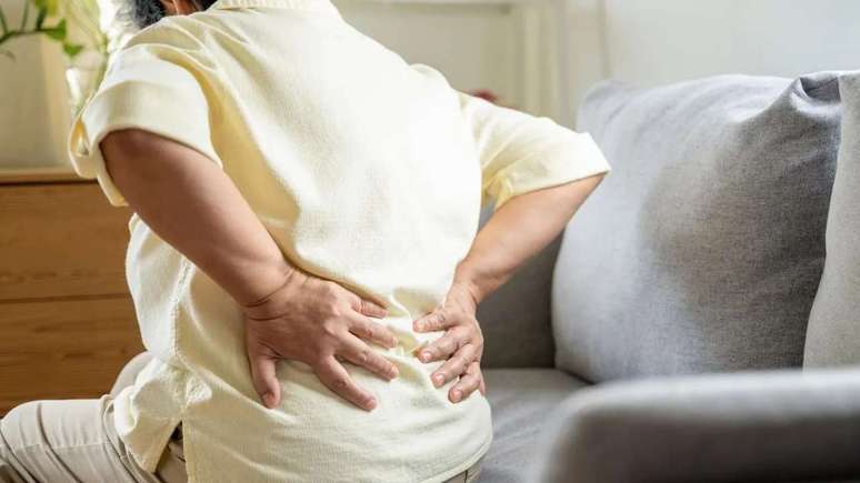 A obesidade traz prejuízos para a saúde da coluna