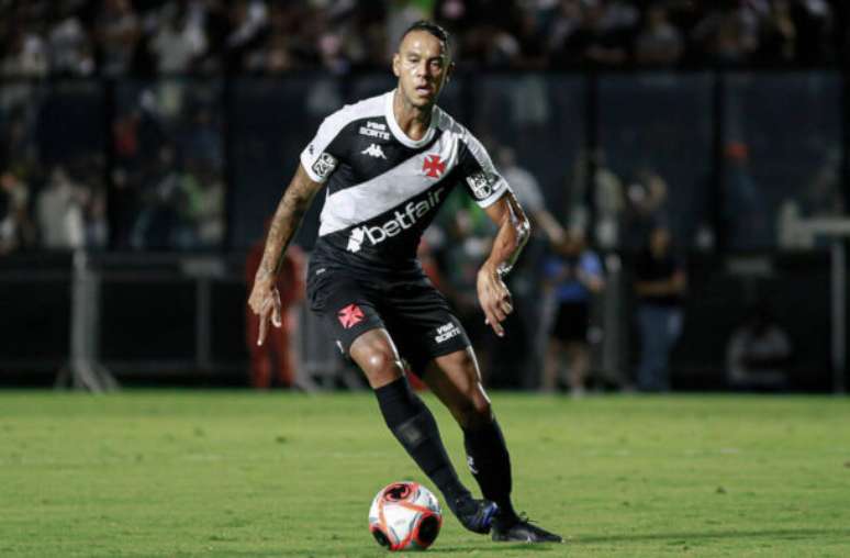 Fotos: Matheus Lima/Vasco - Legenda: Souza não conseguiu ter um bom rendimento e está fora dos planos no Vasco
