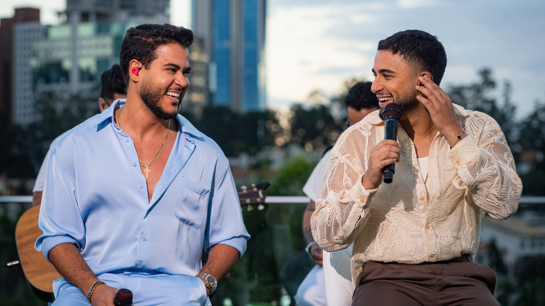 Dupla sertaneja Danilo e Davi celebram TOP 1 com gravação de novo projeto intimista