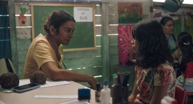 Dira Paes (Aretha) e Jamilli Correa (Marcielle) em cena do filme 'Manas', da diretora Marianna Brennand.