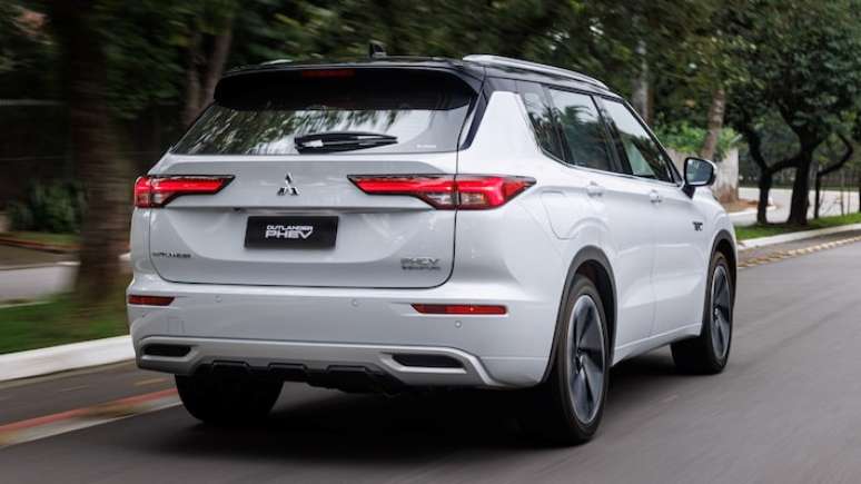 Novo Mitsubishi Outlander PHEV agora é SUV de 7 lugares híbrido recarregável e com foco em clientes premium