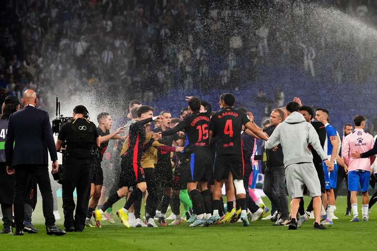 Barcelona hits Espanyol and wins his 28th Laliga title Barcelona hits Espanyol and wins his 28th Laliga title