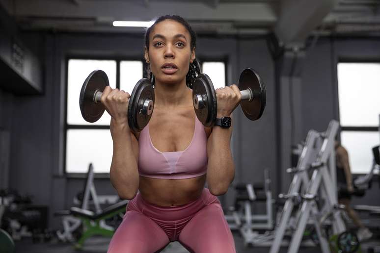 O que comer antes do treino de musculação? Personal trainer responde 