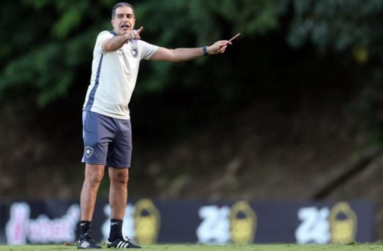 Nathan Fernandes pode ser a surpresa na escalação do Botafogo, domingo, contra o Flamengo –