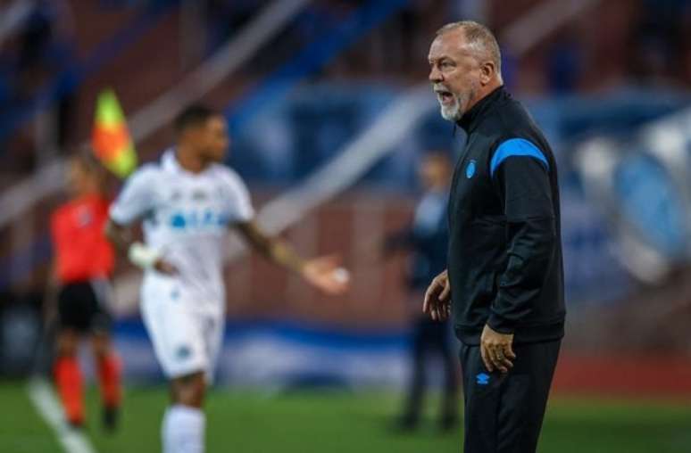 LUCAS UEBEL/GREMIO FBPA - Legenda: Mano Menezes retornou ao Rio Grande do Sul após tragédia familiar