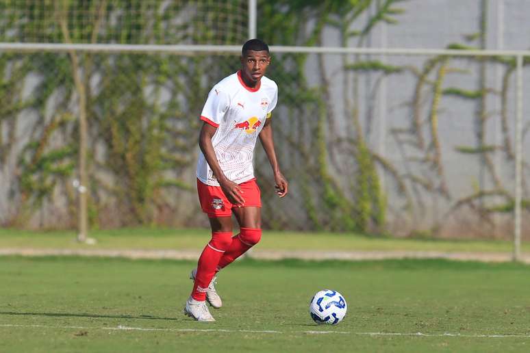 Caue Nascimento, jogador do Red Bull Bragantino. 
