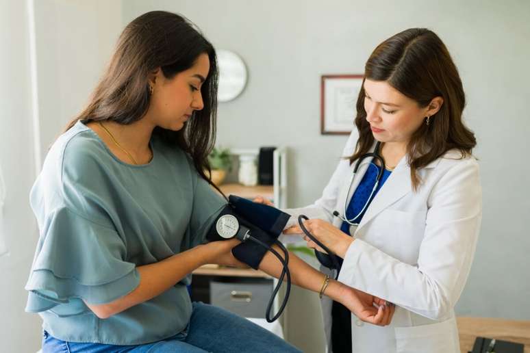 See the risks of early hypertension and how to protect health See the risks of early hypertension and how to protect health