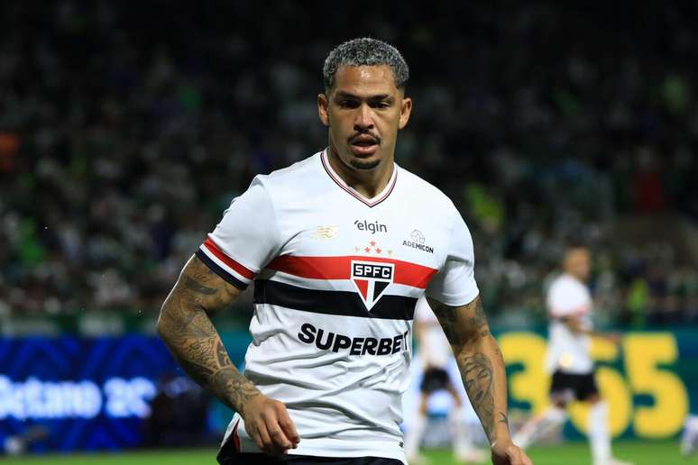 Luciano (São Paulo) durante jogo contra o Palmeiras, no dia 11.05.2025 