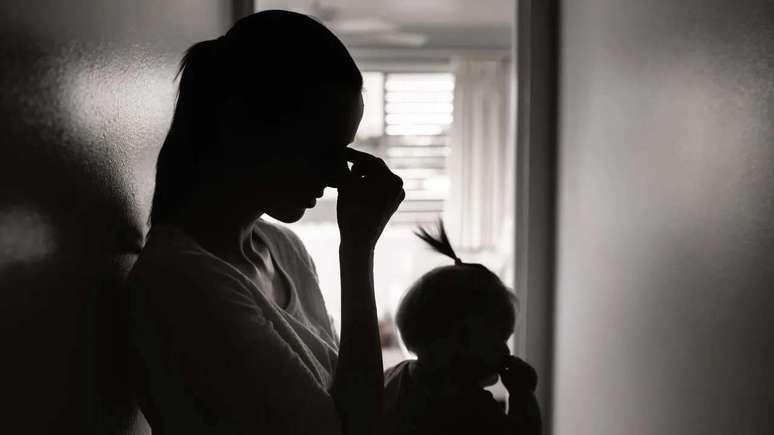 Sobrecarga de tarefas pode contribuir para o adoecimento mental de mulheres