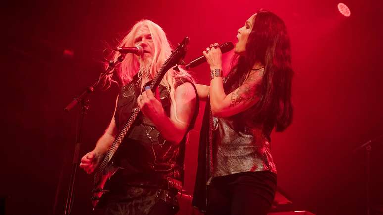 Marko Hietala e Tarja Turunen em 2024 -