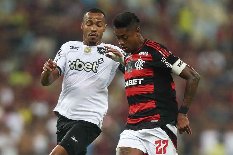 Rinne Flamengo agus Botafogo iarracht fiú an líonra a stopadh, ach níos mó i ndearcadh - Grianghraif: Gilvan de Souza/Flamengo