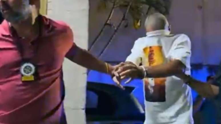 Torture: the stepfather is arrested after obliging his stepdaughter to eat his feces Torture: the stepfather is arrested after obliging his stepdaughter to eat his feces