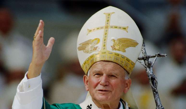 Papa João Paulo II foi ator, perdeu os pais muito cedo e paixão em comum liga polonês a Francisco e Leão XIV. Veja 7 curiosidades.