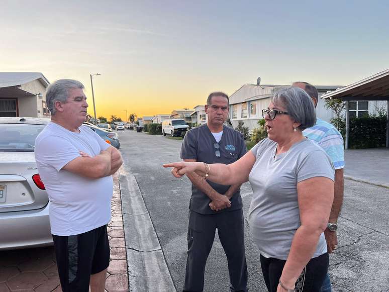 Os vizinhos de Li'l Abner se preocupam com o futuro &agrave; medida que a contagem regressiva avan&ccedil;a