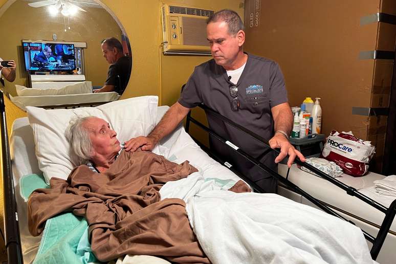 Ricardo Mu&ntilde;iz teme n&atilde;o encontrar um lugar adequado para tratar da sogra