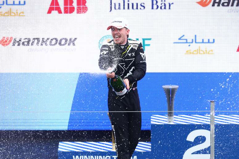Dan Ticktum leva a equipe KIRO ao pódio