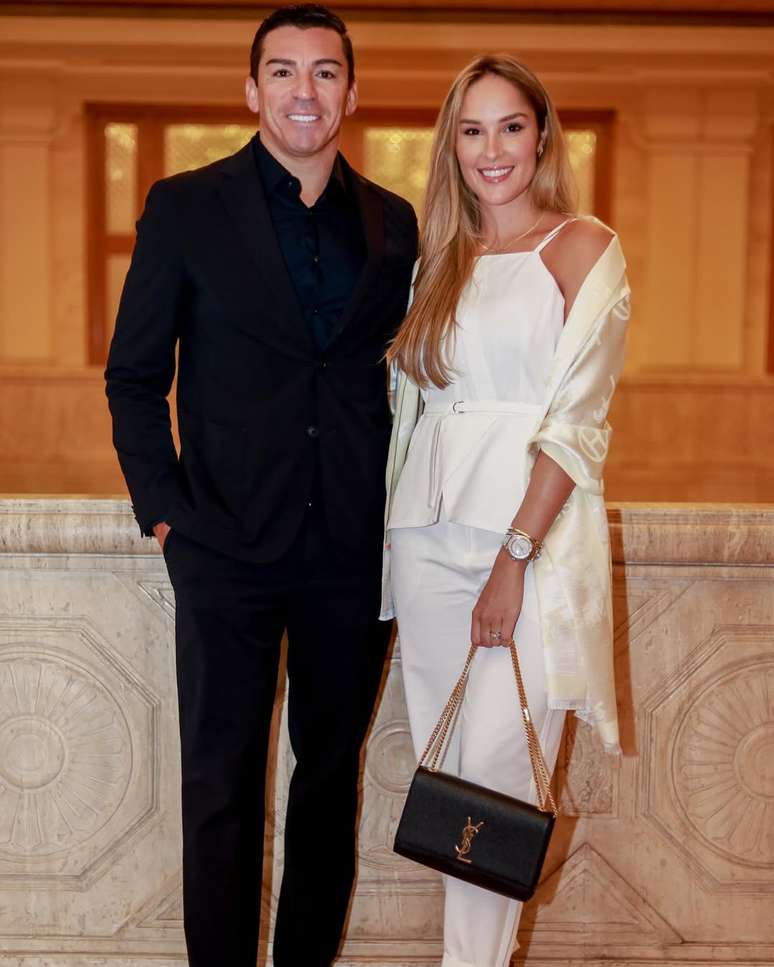 Lucho y su esposa, su esposa Marínni explicó