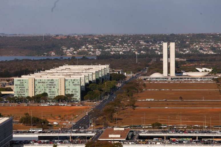 Prática adotada pelo governo impede acesso à íntegra de mais de 16 milhões de documentos de todos os ministérios.