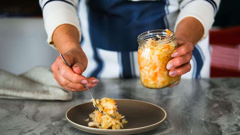 Experts say that the variety of foods, focusing on fruit and vegetables, is the best way for a healthy microbiota Experts say that the variety of foods, focusing on fruit and vegetables, is the best way for a healthy microbiota